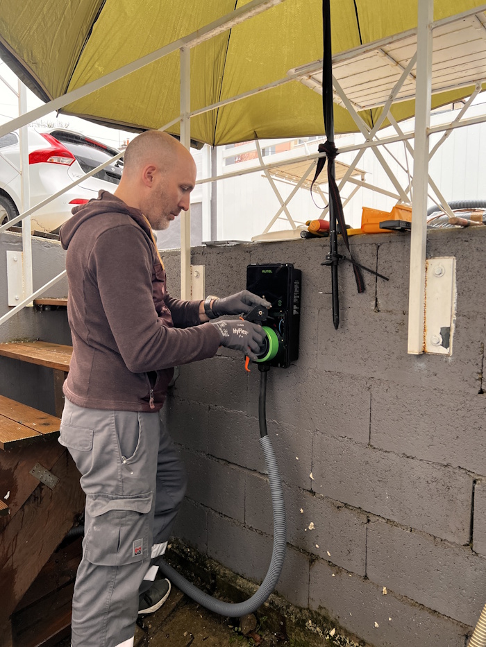 Installation borne électrique chez un particulier en demi sous-sol